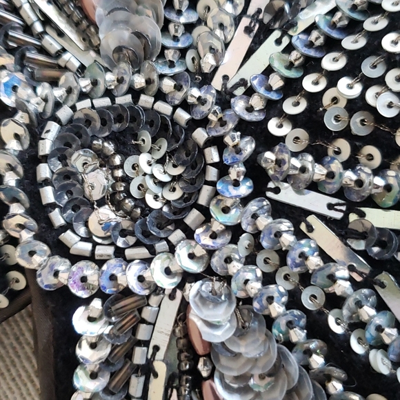 🌲Accessorize velvet sequined potlis - Picture 3 of 8